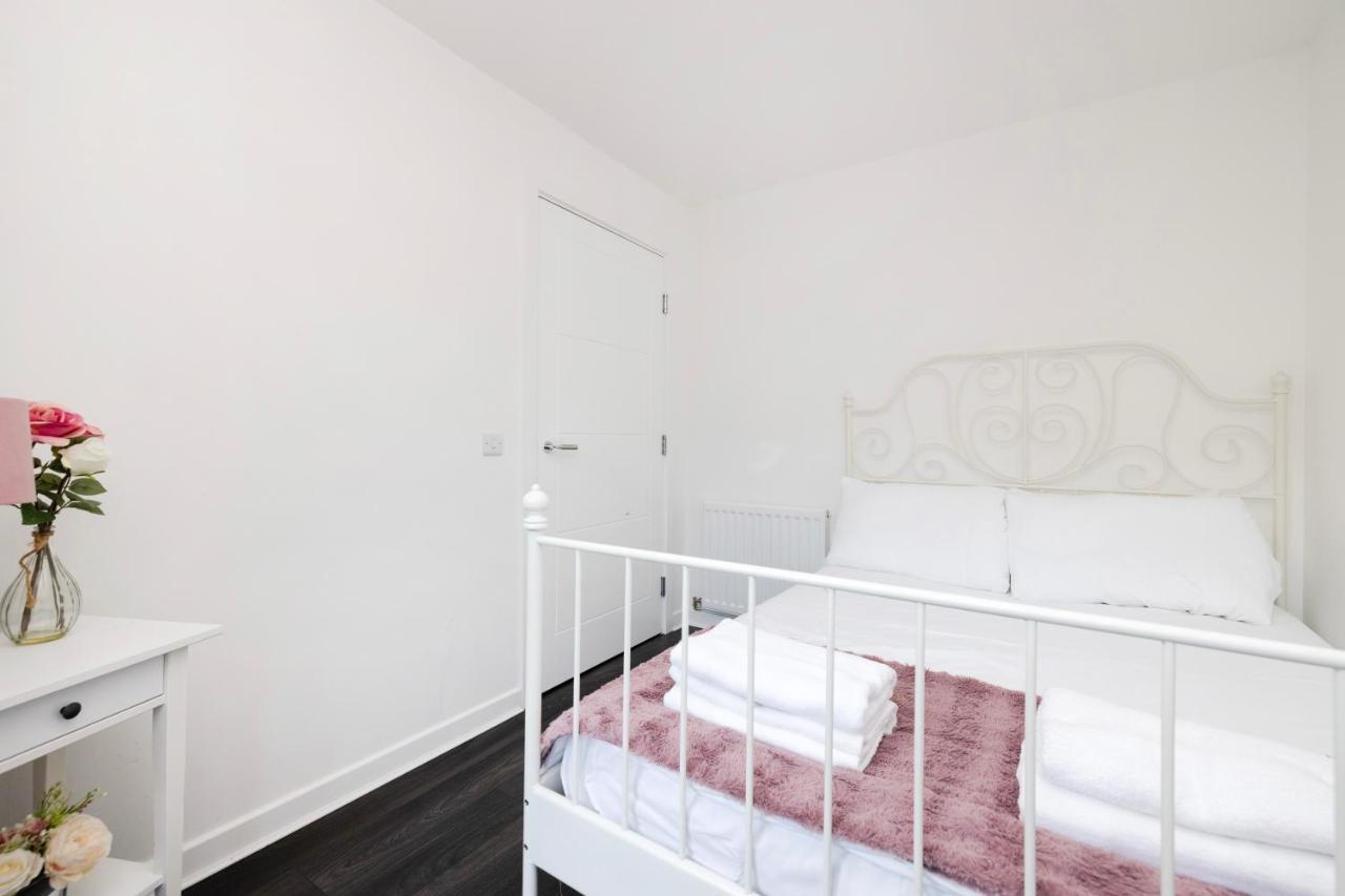 Ferienhaus Joivy Stylish House With Garden & Parking
